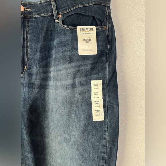 Signature Levi Strauss mid rice caprice NWT size 20 W 35 blue - Picture 3 of 4